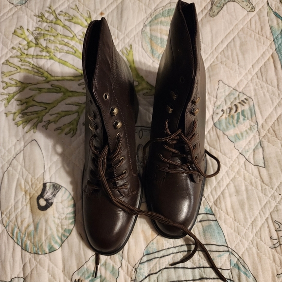 Liz Cole 6.5 Brown Boots Never Worn - Picture 4 of 4